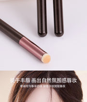 Round Head lip brush lipstick brush beauty tools concealer brush blooming brush portable lip makeup brush wholesale one-piece delivery